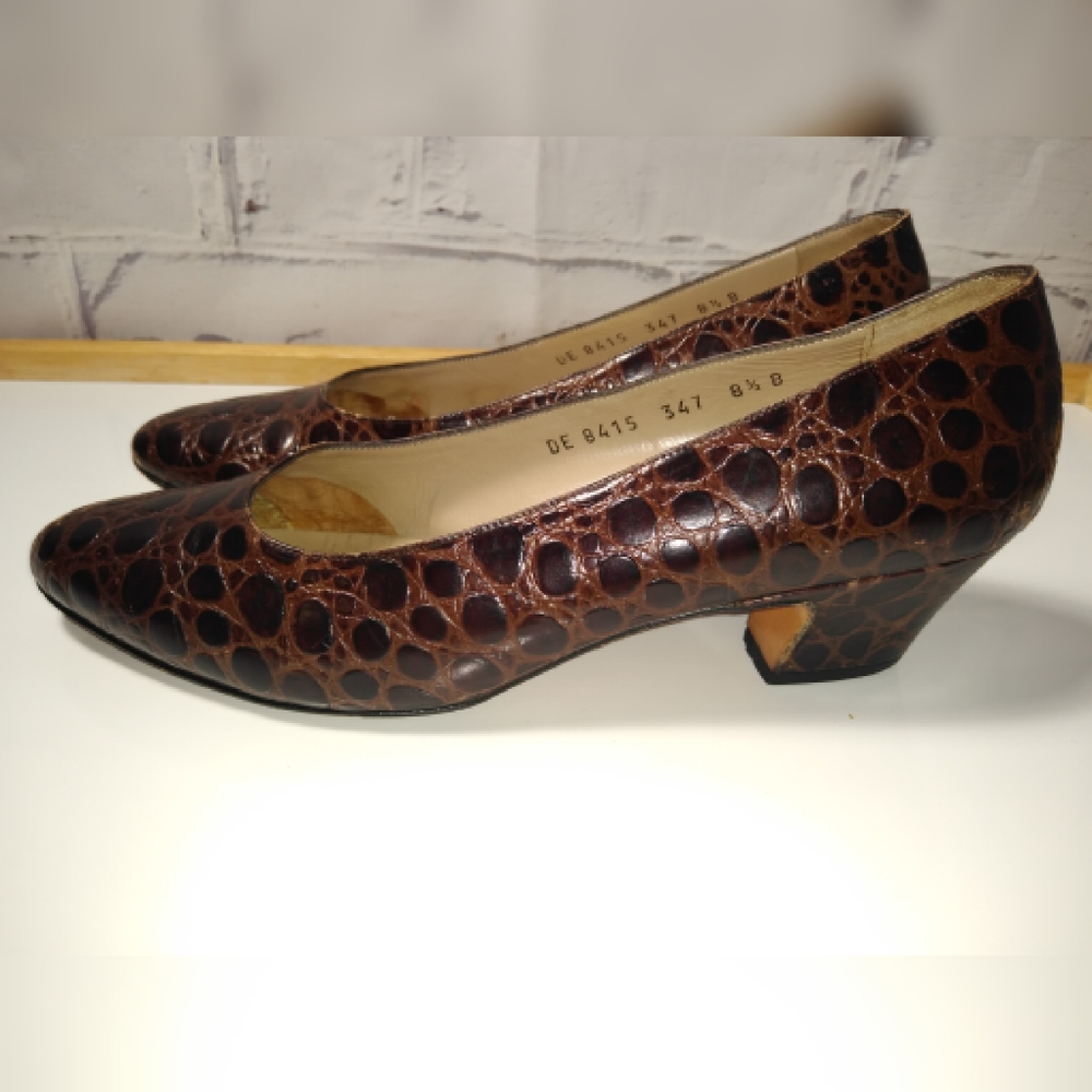 Salvatore Ferragamo cocodrile print pumps sz 8.5 - Picture 3 of 8